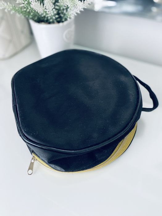 Kosmetyczka czarna okrągła avon