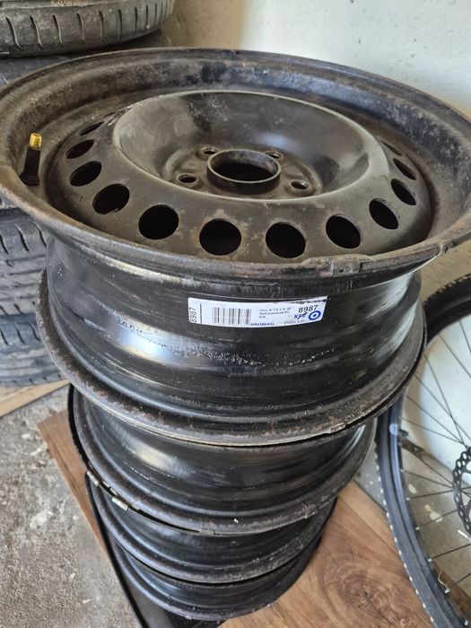 Sprzedam felgi kia sportage3   16r