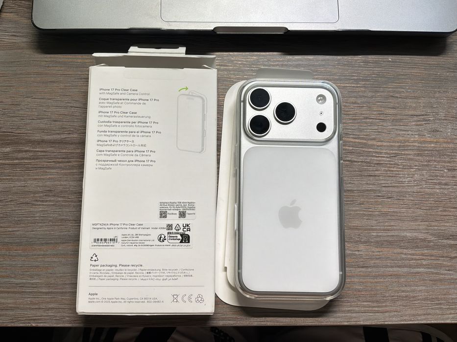 Оригінальний Apple Clear Case with MagSafe для iPhone 17 Pro