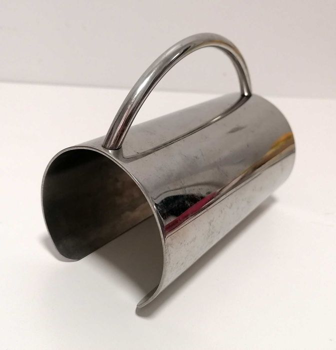 Metal wine bottle holder441285213202032642