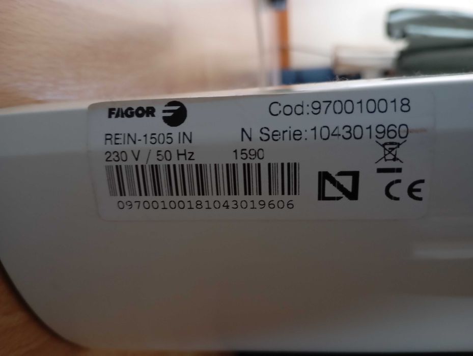 Aquecedor de parede Fagor