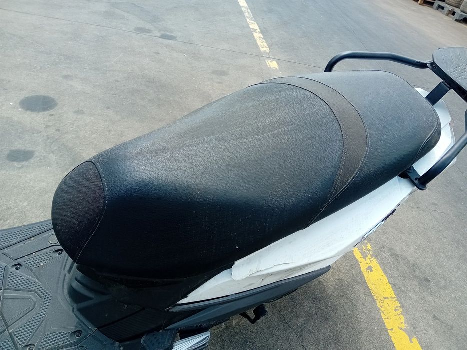Banco frente esquerdo SYM JET