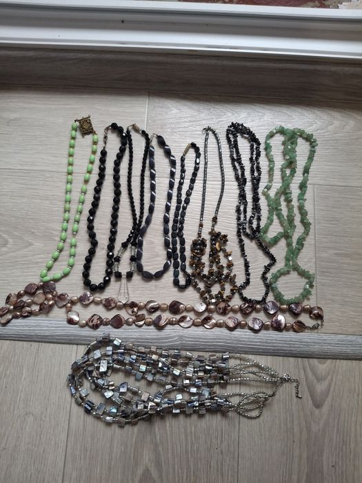 Буси,браслети,камні.