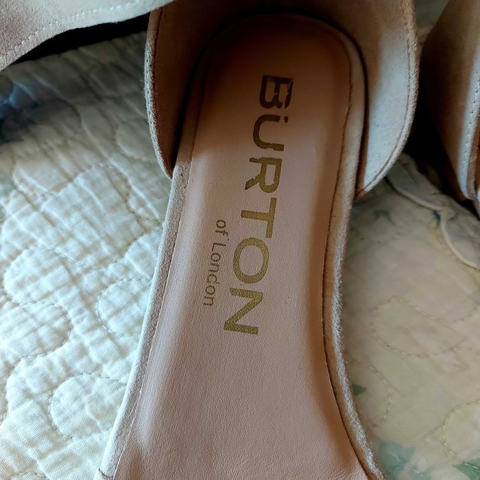 Sandálias Burton Novas