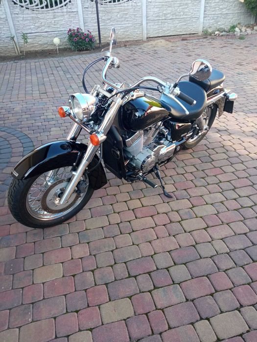 Sacoche De Réservoir Pour Moto Honda Shadow VT750 - Modèle Montana Noir - Côté Droit