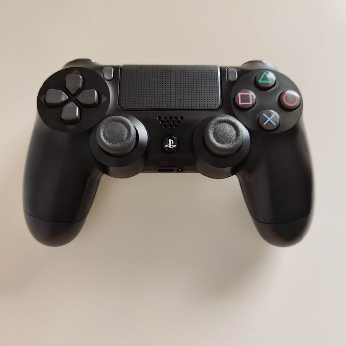 Consola Playstation 4 Slim + 2 comandos
