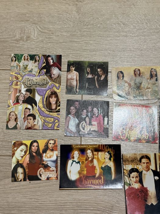 Лот товарів до фільму «Зачаровані»