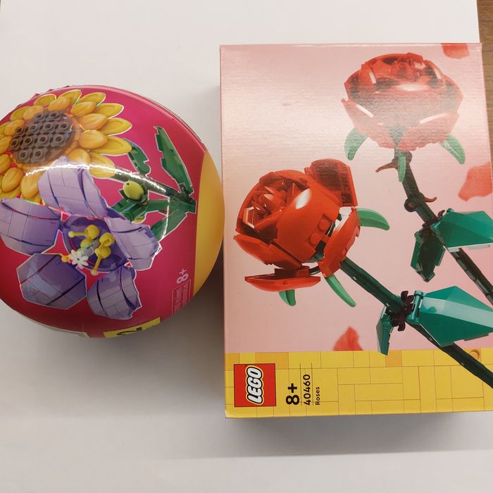 Lego roses/ Zuru Max flowers