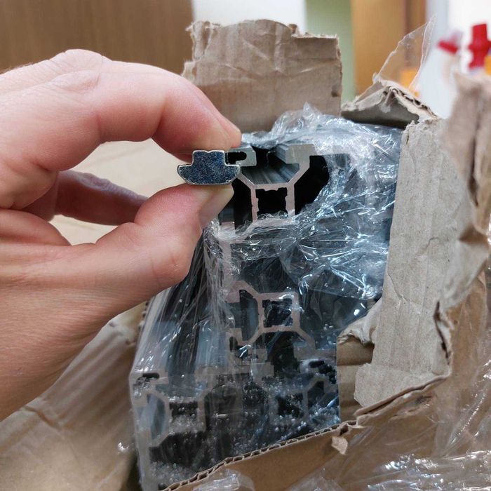 Радіатоний і верстатний алюмінієвий профіль, великий асортимент