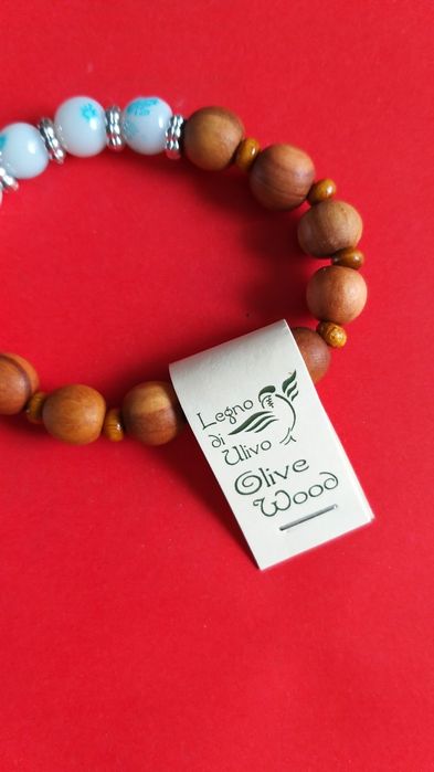 Bransoletka z drewna oliwnego.