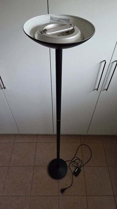 Candeeiro de Pé Alto