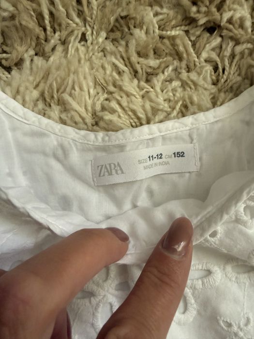 Сукня плаття із прошви з об'ємними рукавами фірми zara