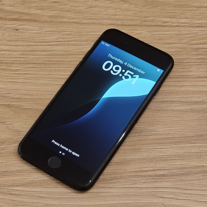 Telefon Apple iPhone SE 2022, 64GB Idealny stan! Bez rys!! Jak nowy!