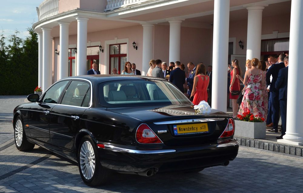 do ślubu najbardziej prestiżowy JAGUAR XJ 4,2 V8 PREMIUM LONG Kielce limuzyna auto samochód ślubny