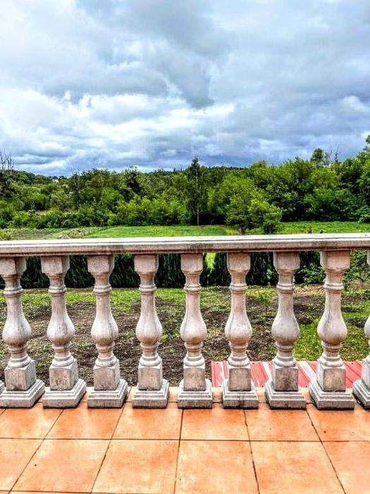 62 Будинок з великий теплим басейном