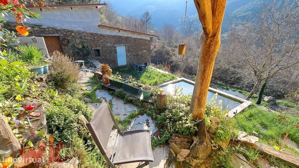 QUINTA cerca 1Ha + casa 54m2 + anexo 104m2, ribeiro