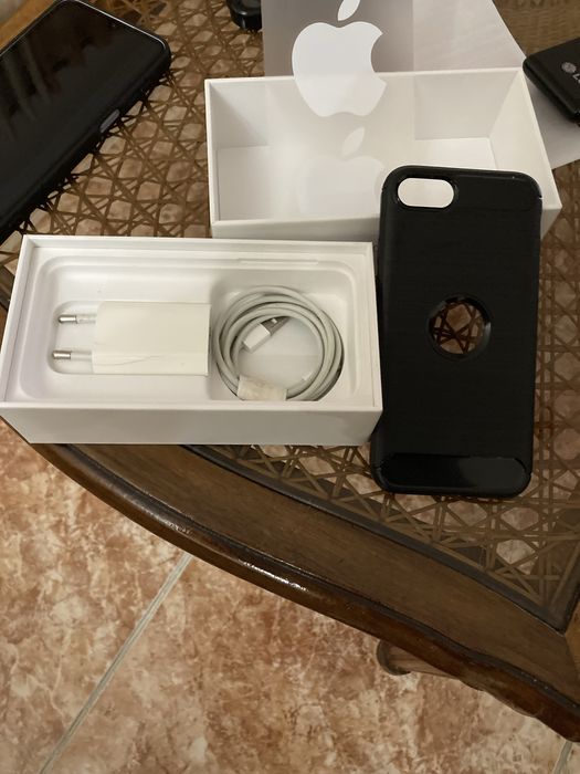 Telemovel Apple Iphone SE 2020 64Gb
