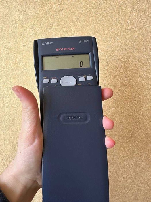 Інженерний калькулятор СASIO EATES Fx 82 MS в чудовому стані