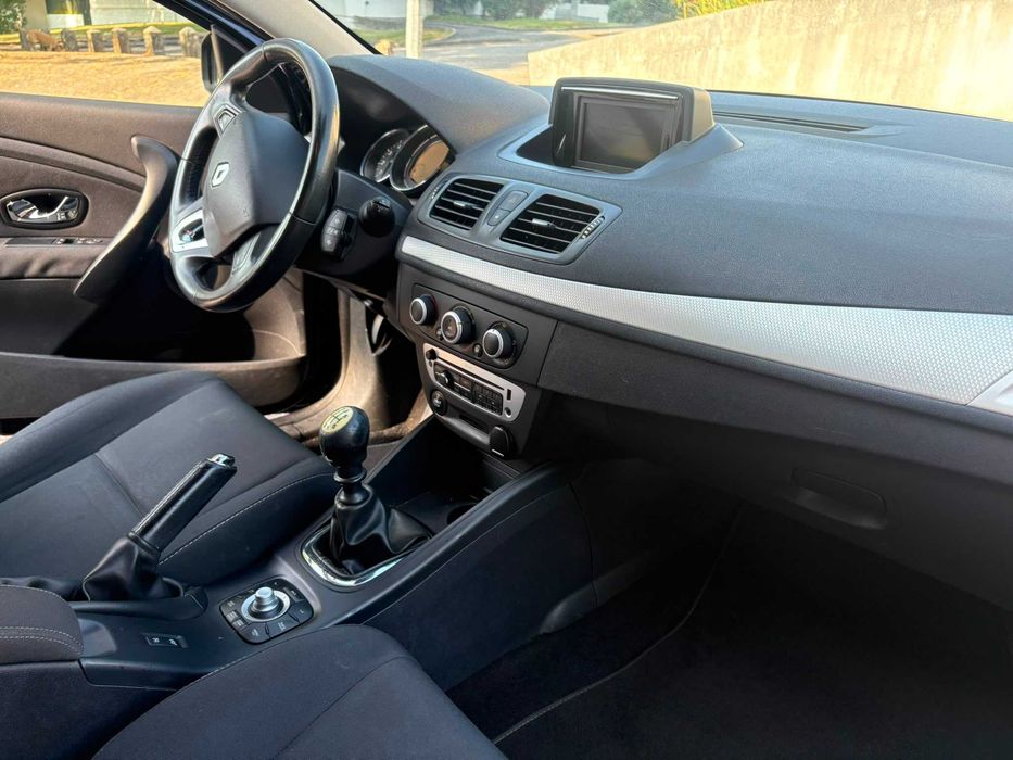 Mégane Coupe comercial 6000€ + IVA