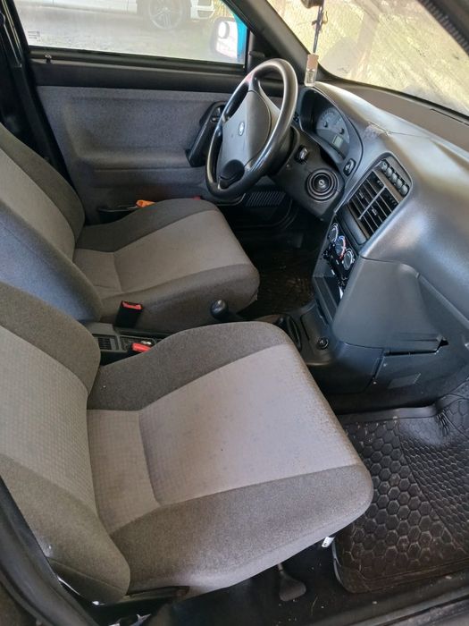 Автомобіль  2110