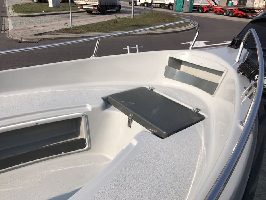 Łódka wędkarska 385