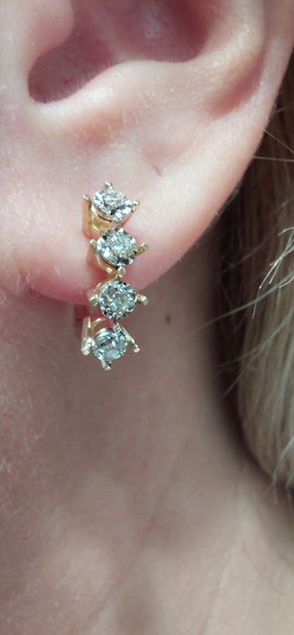 Золотые серьги с природными бриллиантами