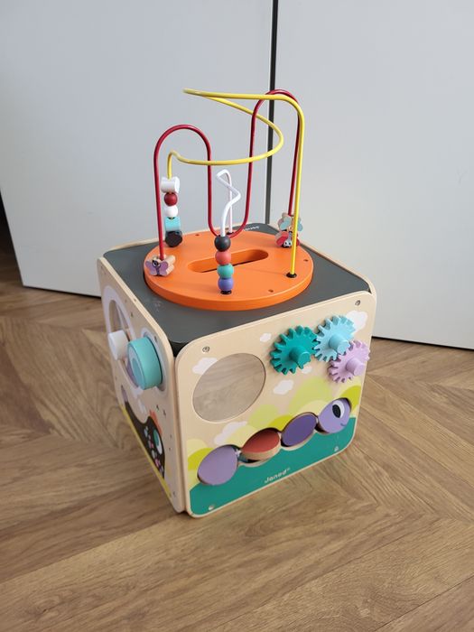 Janod, wielofunkcyjna kostka edukacyjna z pętlą