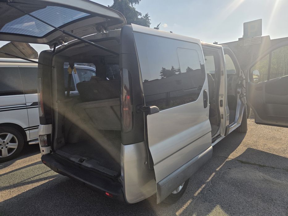 Nissan Primaster 2.5 2004 8 osob