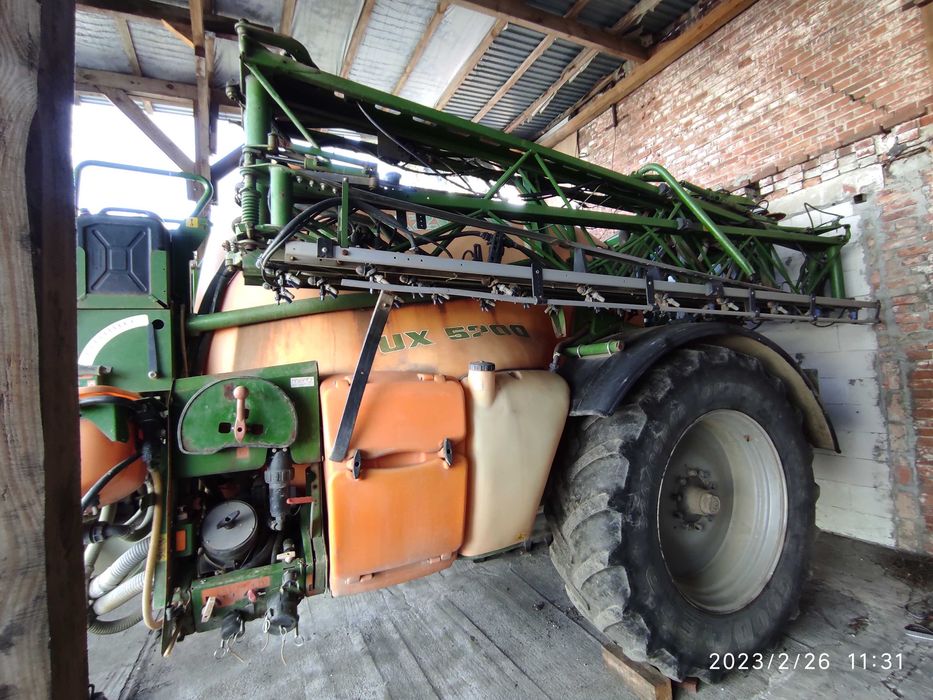 Opryskiwacz Amazone UX 5200