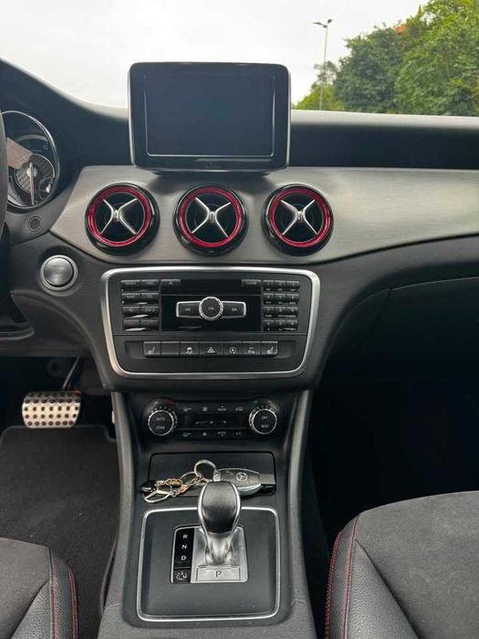 Mercedes-Benz GLA 45 AMG 4MATIC – 2015