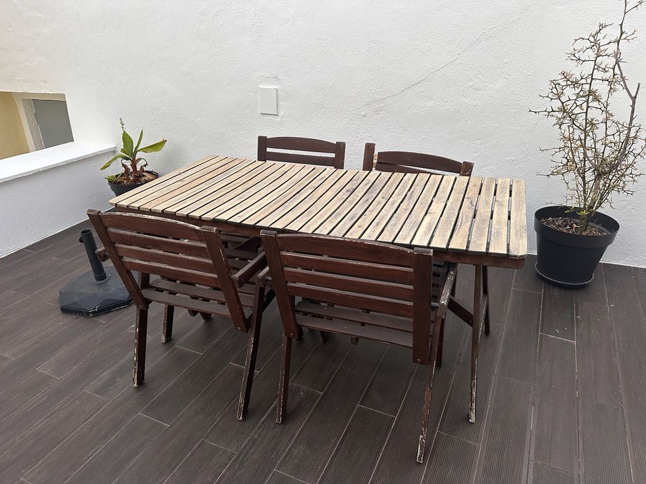 Mesa + 4 cadeiras exterior