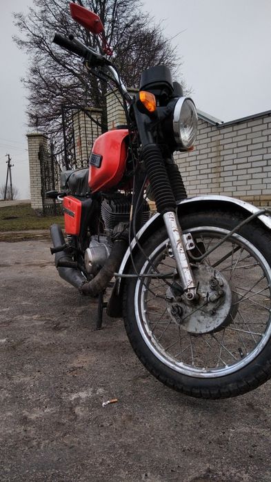 Продам мотоцикл іж плонєта 5 з мотоциклом іде ще один двигун