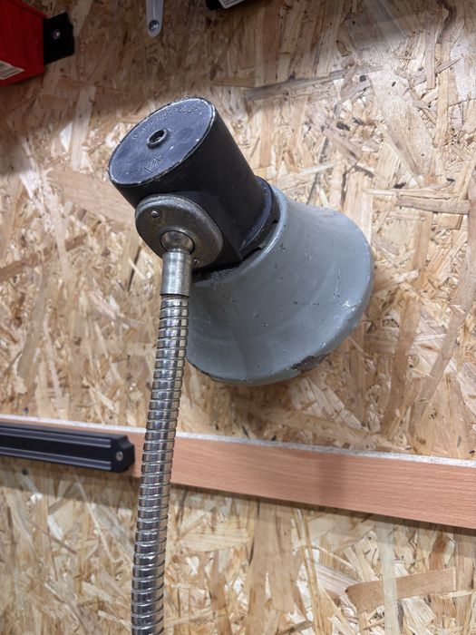 Лампа станкова металева