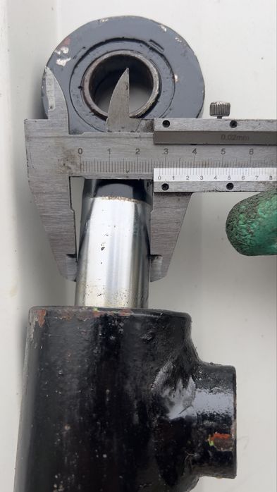 Silownik Hudrauliczny długi dwustronnego dzialania