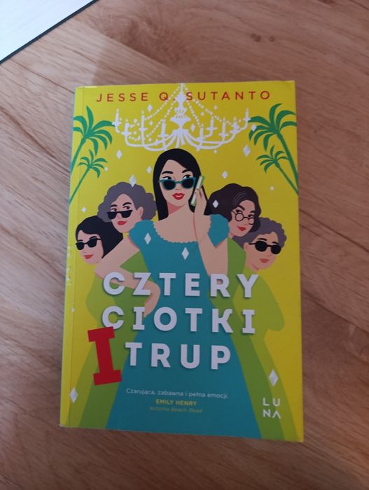 Cztery ciotki i trup Jesse Q. Sutanto