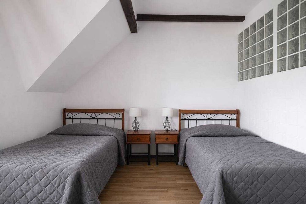 New hostel Warszawa Pokoje 2- i 3-osobowe z łazienką Хостел pokój.