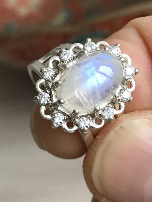 Кольцо перстень лунный камень одуляр серебро