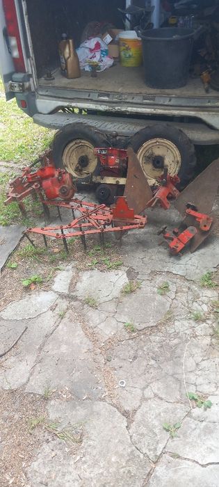 Traktor dzik t-2 z osprzętem