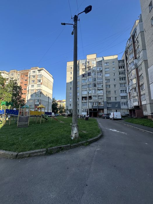 Продам 3 кім квартиру в  центрі вул Каракая можливий продаж під державні програми постанови ваучери сертифікати