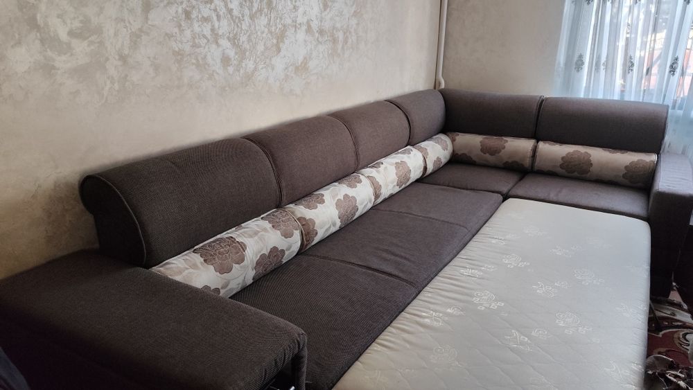 Диван великий ліжко