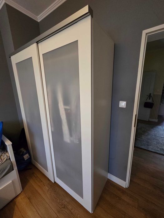 Szafa biała, przesuwne drzwi Ikea