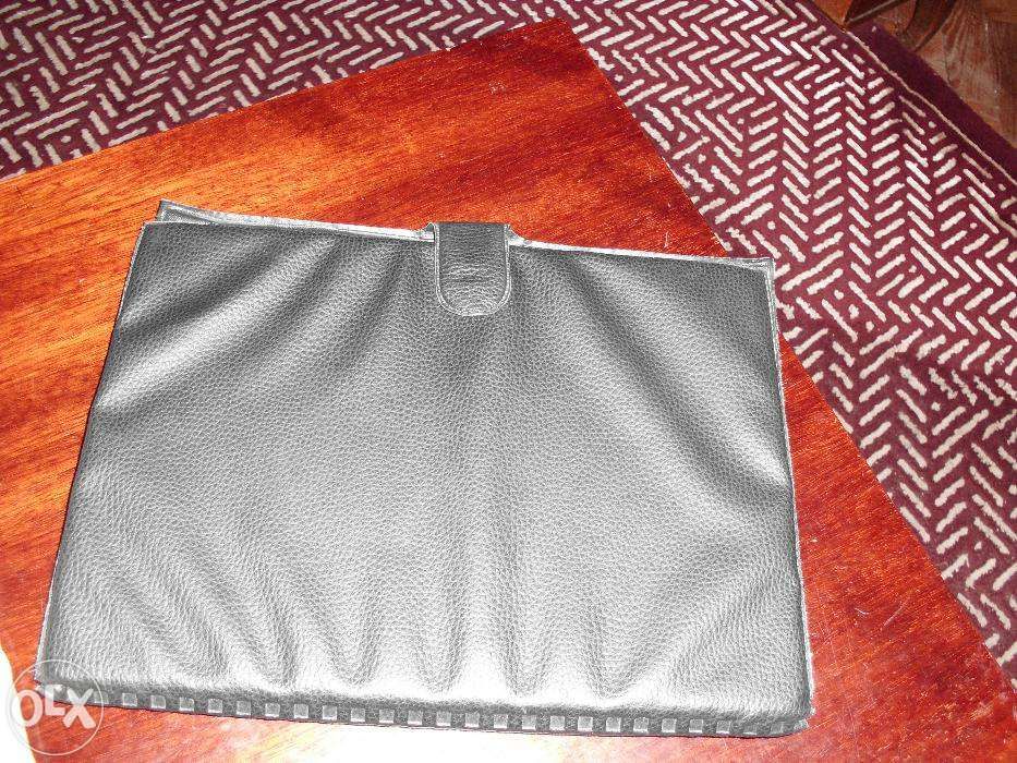 папка для бумаг чорна