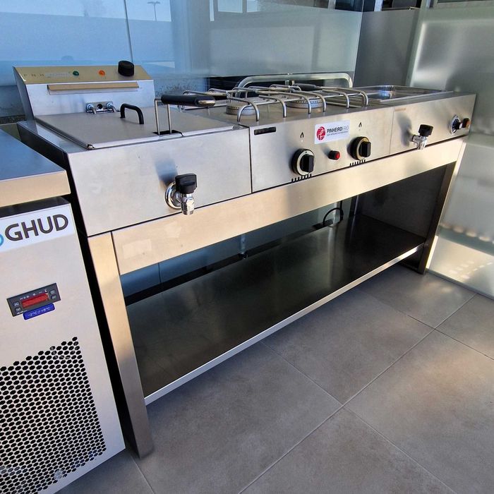 Conjunto completo – fritadeira, fogão, banho maria e móvel de apoio