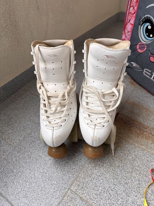 Vendo patins completos e bota