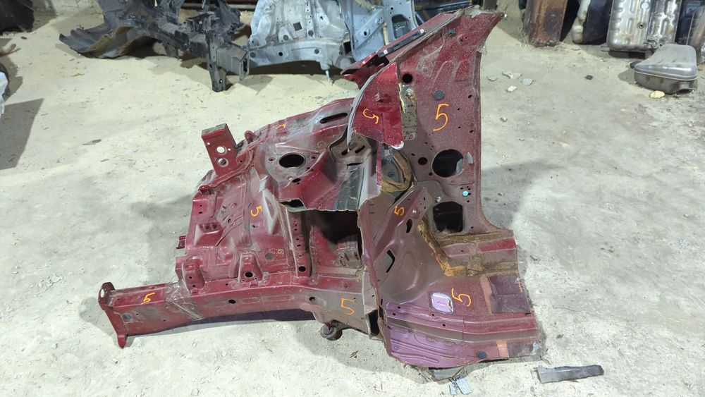 Чверть передня права для Hyundai Santa Fe 2013-2016