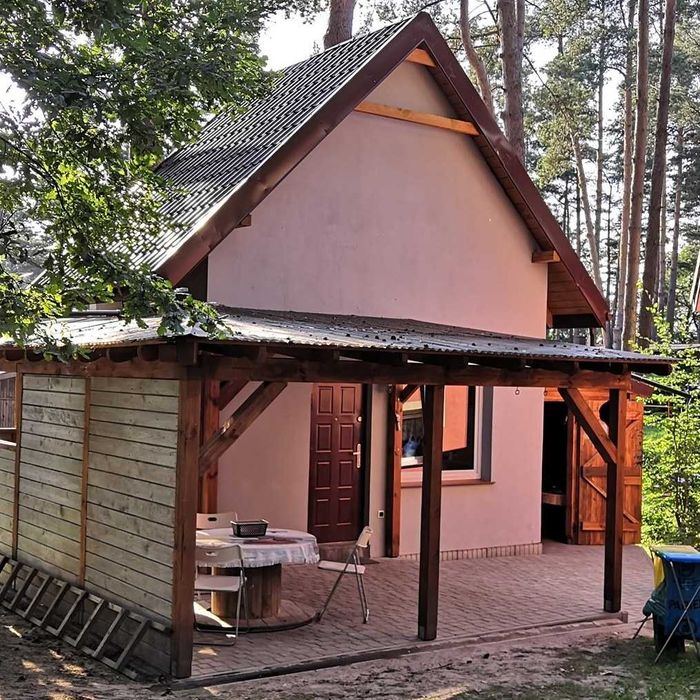 Domek Letniskowy z Łódką nad Jeziorem W Lesie