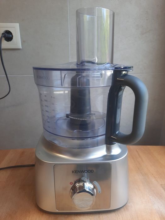 Processador de Alimentos KENWOOD FDP65 (Robot cozinha com acessórios)