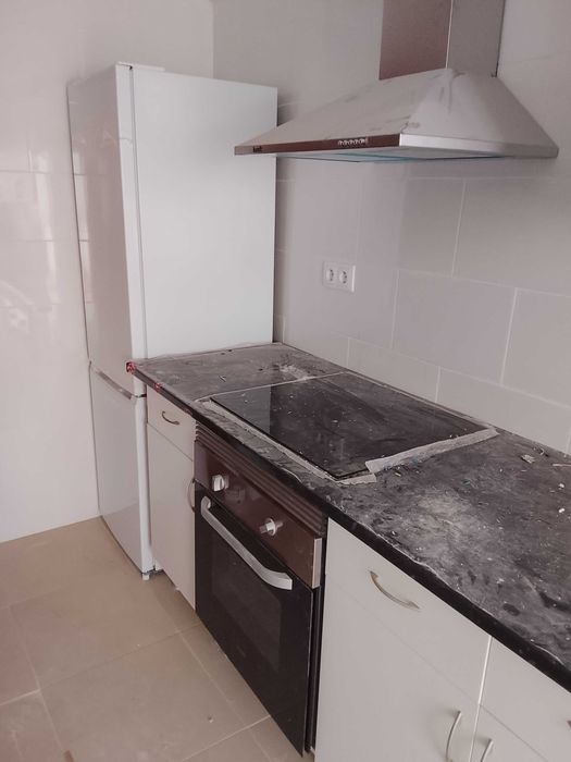 Brevemente disponível, T1  R/C renovado com pequeno quintal, no centro de Odivelas.