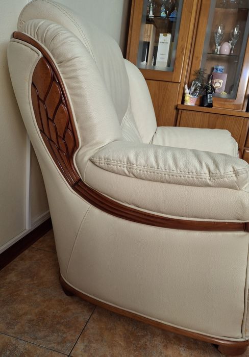 3 Sofás Sintéticos, usados