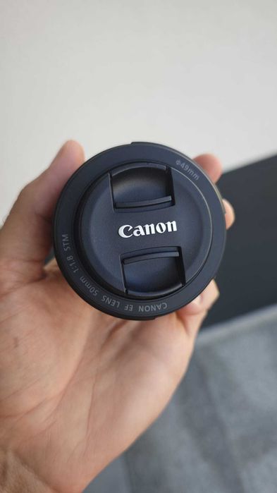 Máquina Canon EOS 750D com duas lentes, carregador e cartão de 16gb
